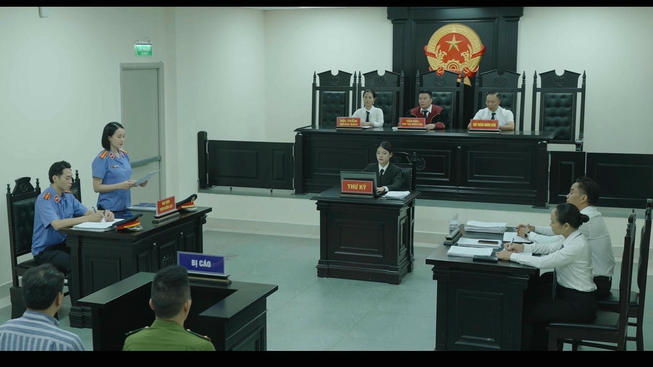 “Lằn Ranh” tập 1: Bão ngầm trỗi dậy ở tỉnh Việt Đông