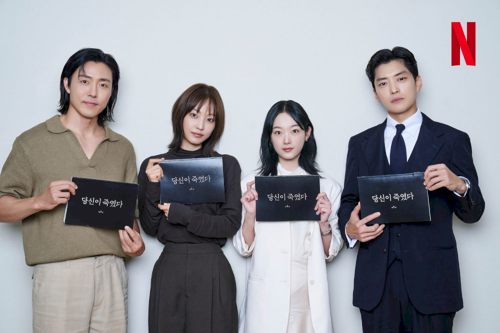 "As You Stood By" (Tội ác kẻ làm ngơ): Jeon So Nee và Lee Yoo Mi trong bản cáo trạng đẫm máu về sự im lặng