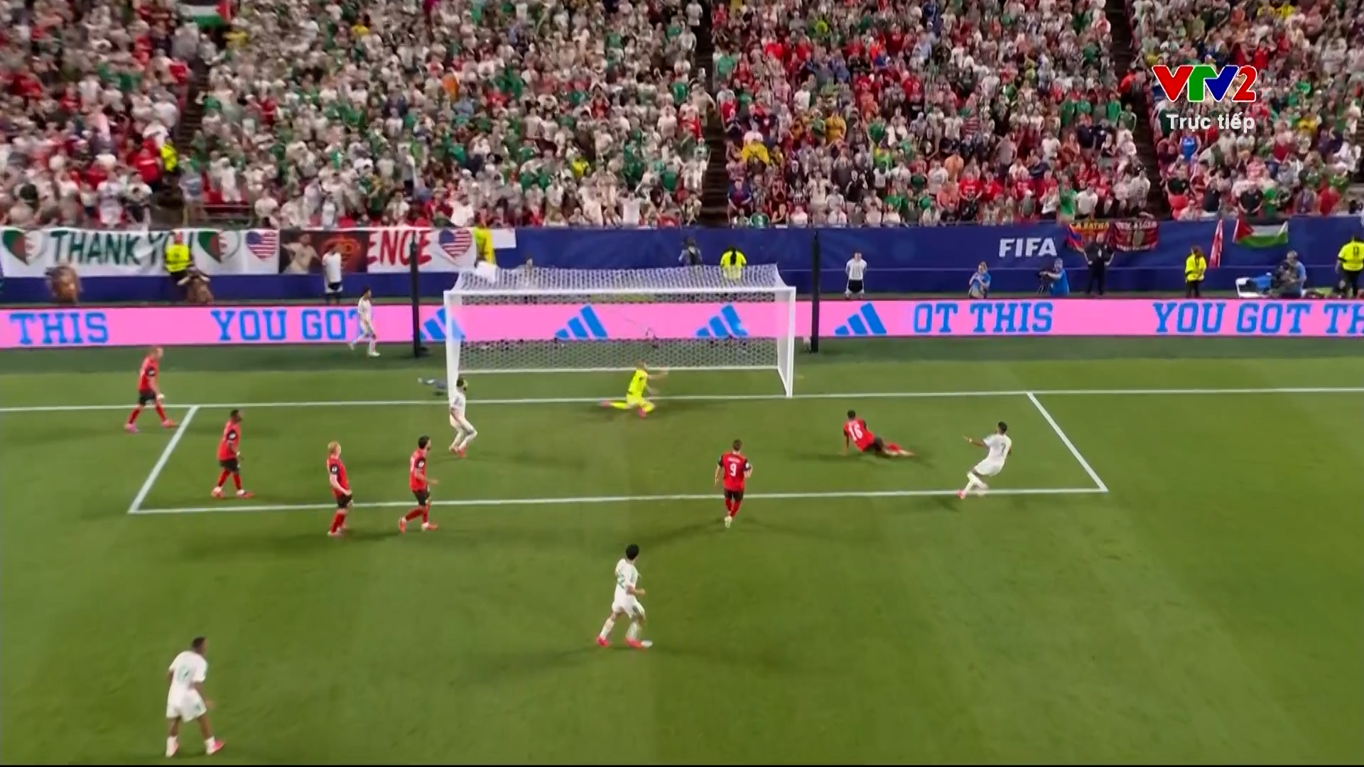 Liên tiếp ghi bàn cuối trận, Algeria hòa Áo 3-3